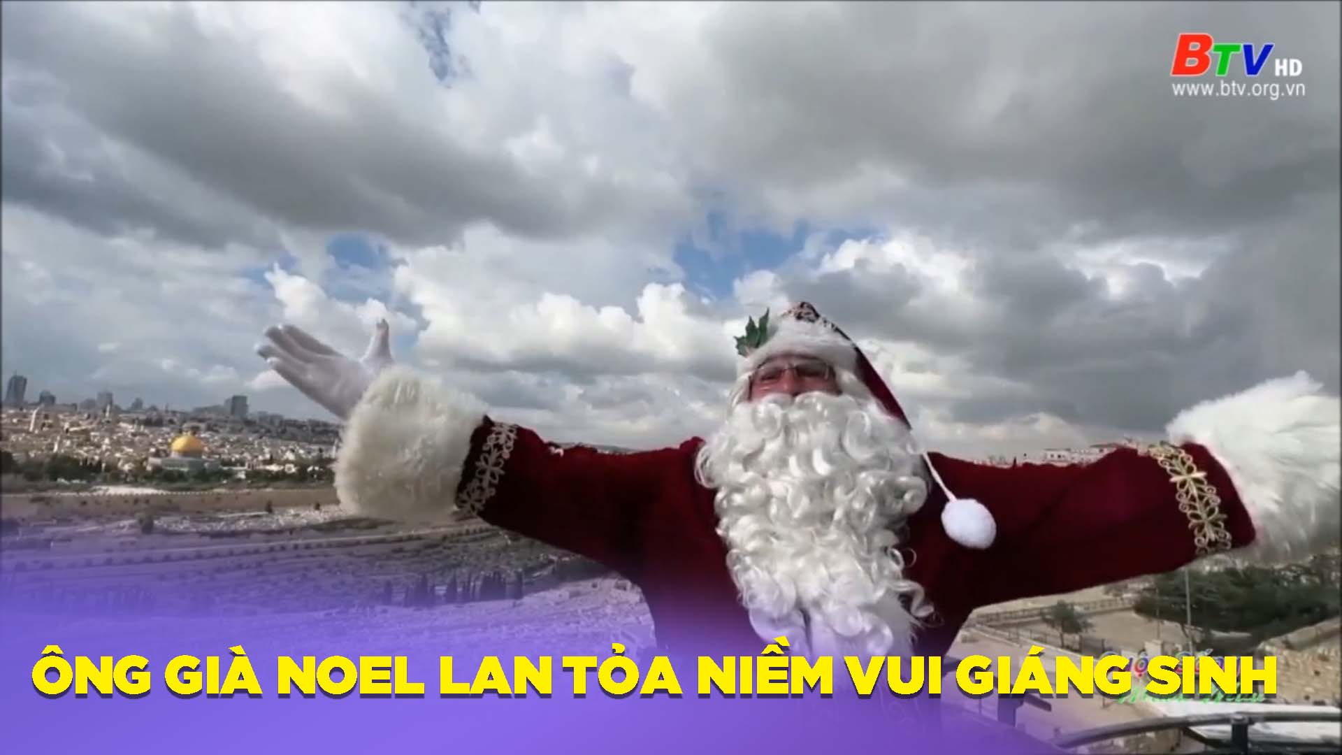 Ông già Noel lan tỏa niềm vui giáng sinh